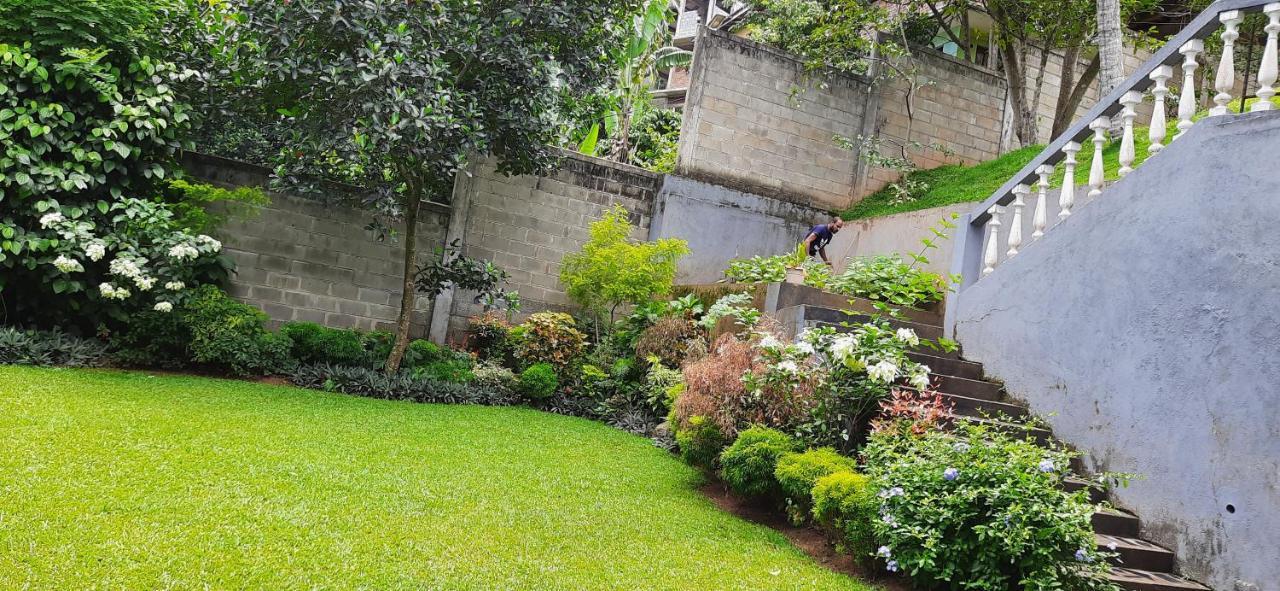 Aa Bungalow كاندي المظهر الخارجي الصورة